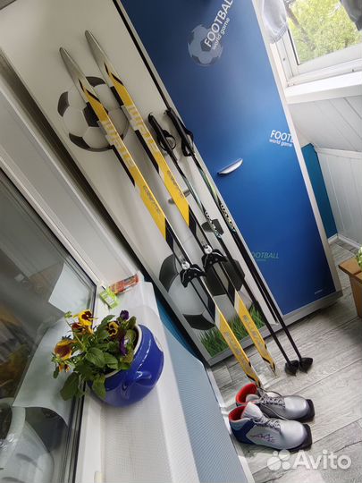 Лыжи, палки, ботинки