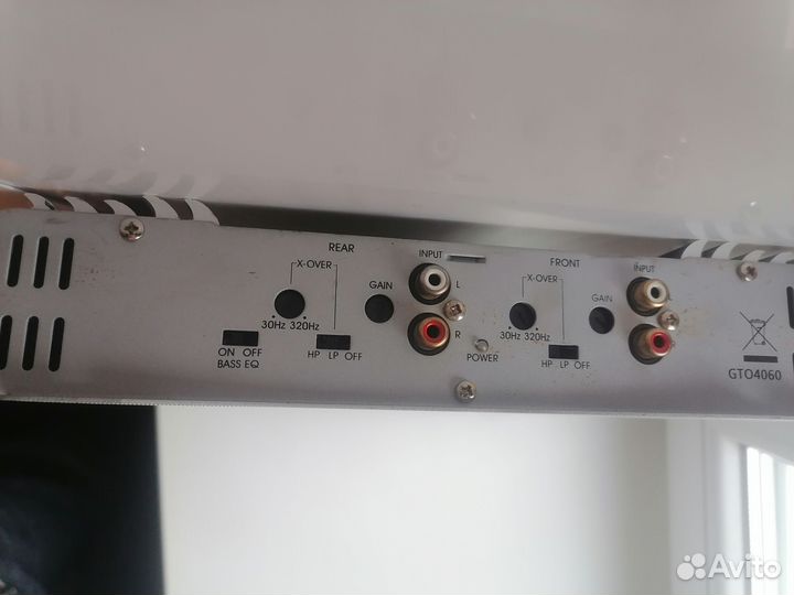 Усилитель в машину JBL