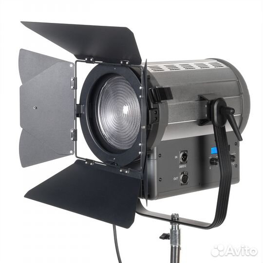 Осветитель студийный GreenBean Fresnel 200 LED X3