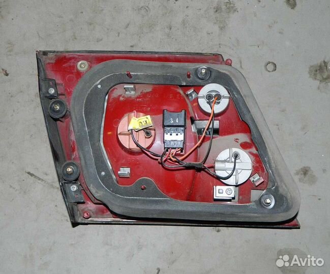 Фонарь правый внутренний Kia Magentis 1