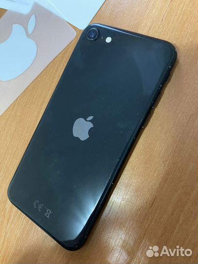 iPhone SE, 64 ГБ