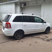 Opel Zafira 1.8 MT, 2013, 204 000 км, с пробегом, цена 797 000 руб.