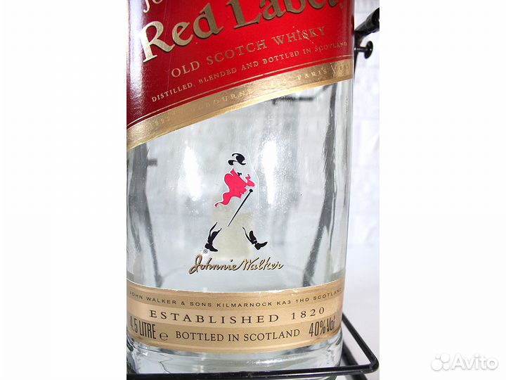 Бутыль на качелях Johnhie Walker Red Label