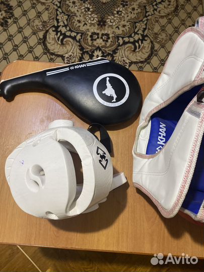 Защитный жилет, шлем, лапа для тхэквондо