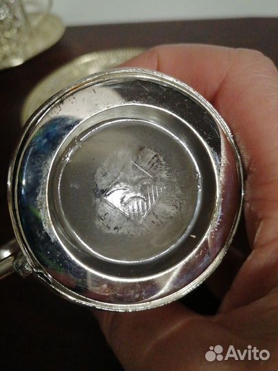 Два стакана в подстаканниках