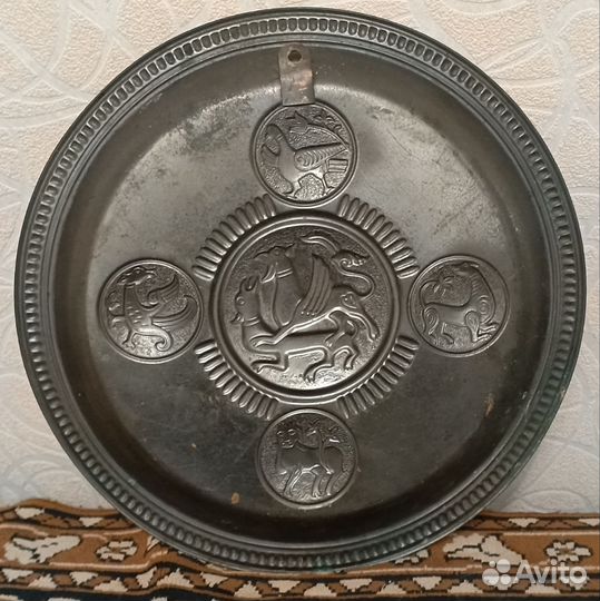 Декоративная тарелка