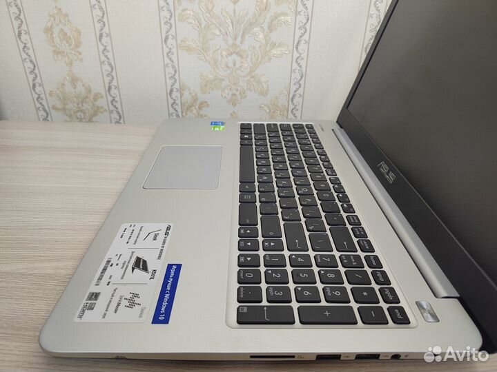 Мощный ноутбук Asus 15.6/SSD 500/core i3/видео 2гб
