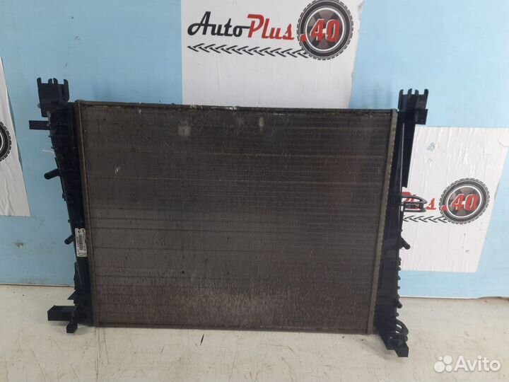 Радиатор охлаждения двигателя Renault Duster