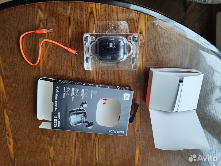 Наушники JBL tune buds