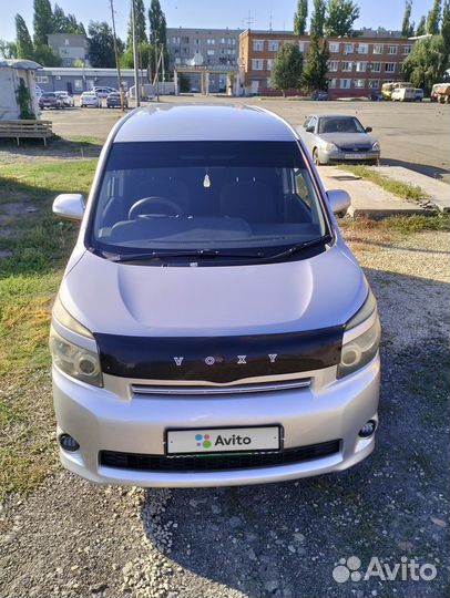 Toyota Voxy 2.0 CVT, 2008, 313 000 км