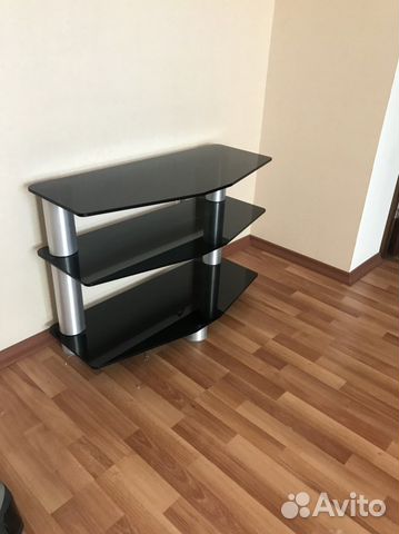 Стеклянная тумба под тв