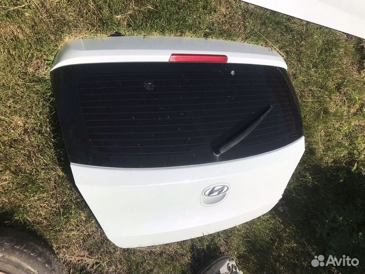 Hyundai i30 крышка багажника