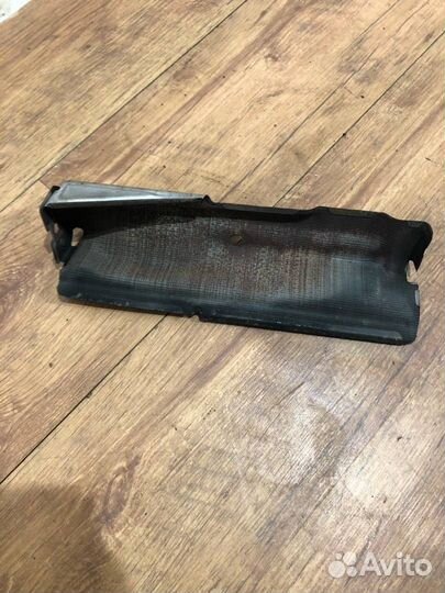 Защита (экран) выпускного коллектора BMW 3 4718973