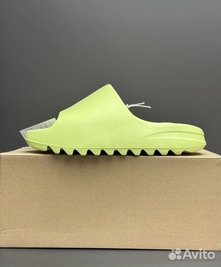 Тапочки Adidas Yeezy Slide 