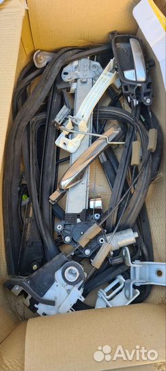 Боковое стекло Honda Jade