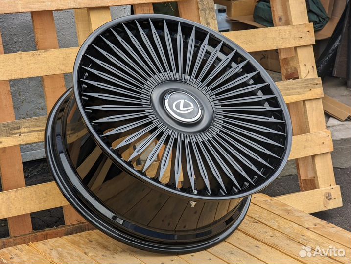 Кованые диски GT Forged R23 на Lexsus LX 600