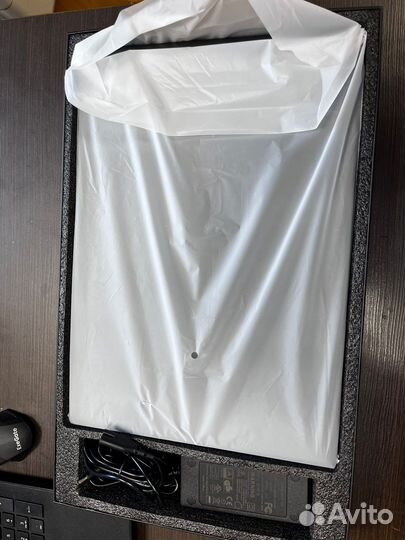 Ноутбук i3 - 1220p