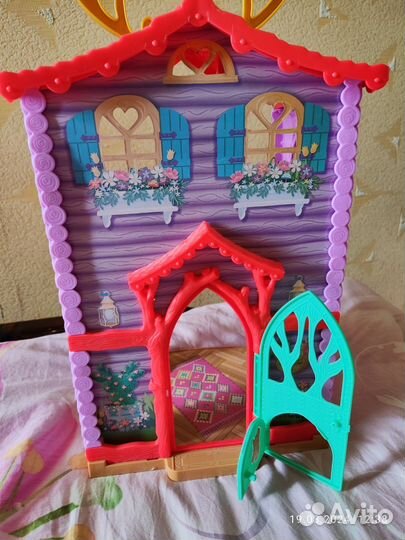 Домик кукольный