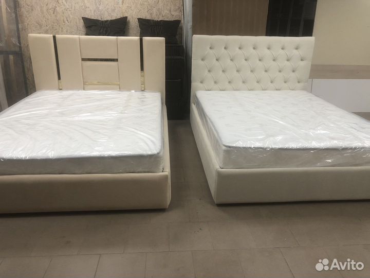 Кровать двухспальная лофт с мягким изголовьем