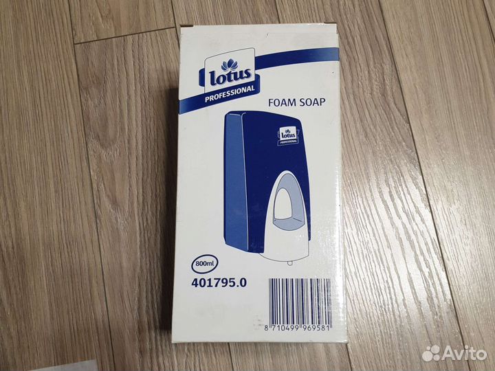 Диспенсер для мыла Lotus