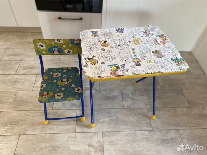 Детский стол и стул