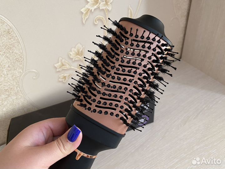 Фен щетка hyundai