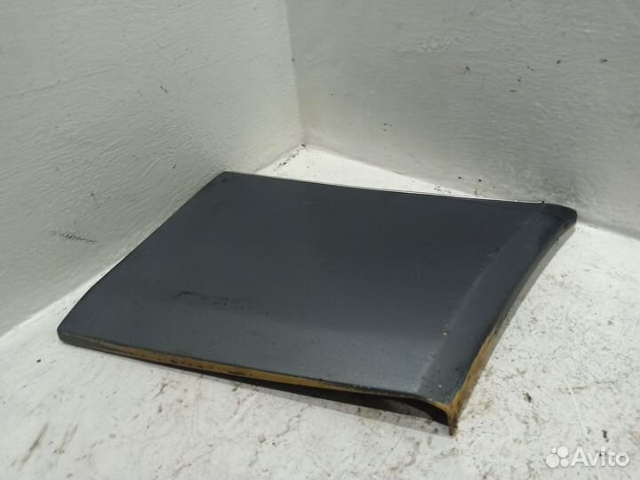 Накладка переднего крыла правого