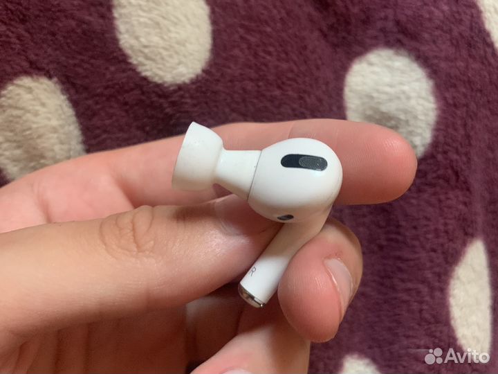 Наушник правый apple AirPods pro