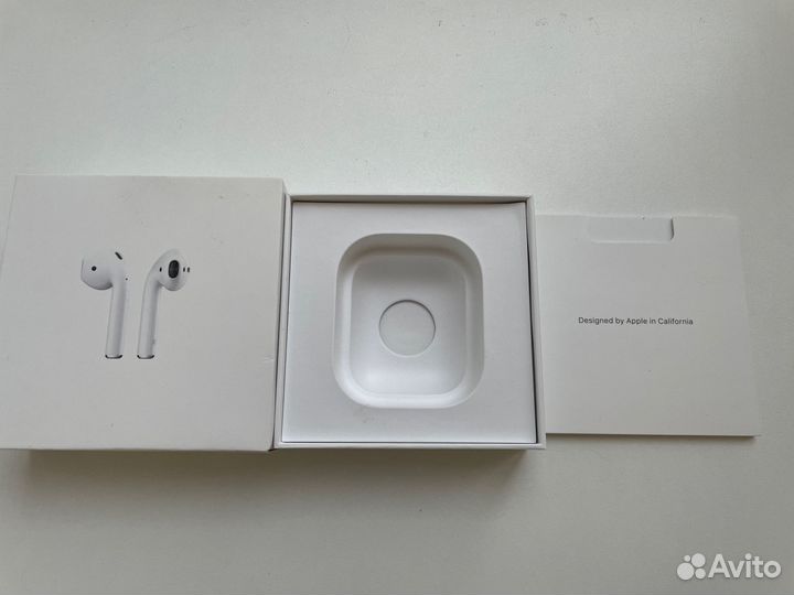 Коробка на Airpods