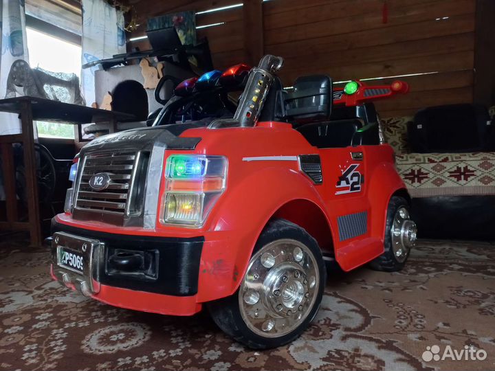 Детский электромобиль