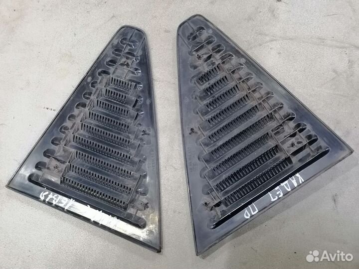 Декоративная накладка крыла Opel Kadett E