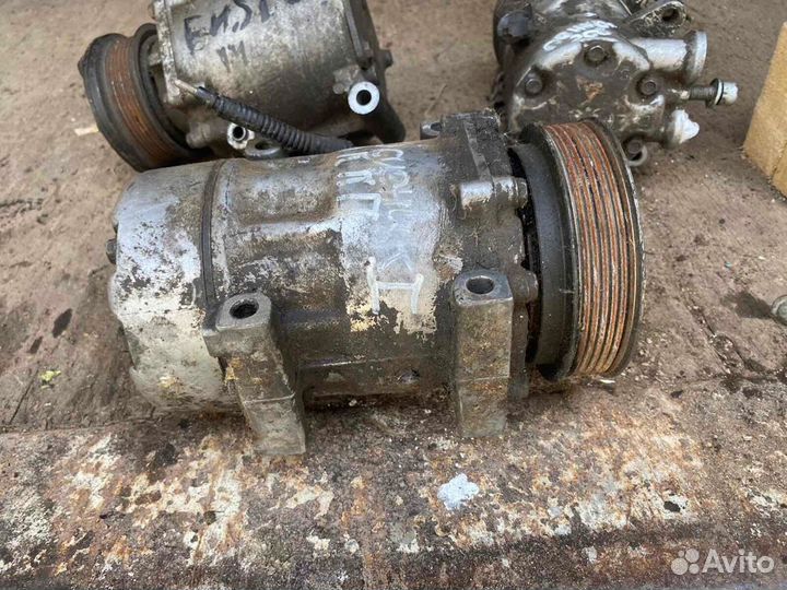 Компрессор кондиционера Renault Scenic 1