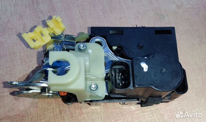 Замок двери передней правой T116105040FP для Tiggo