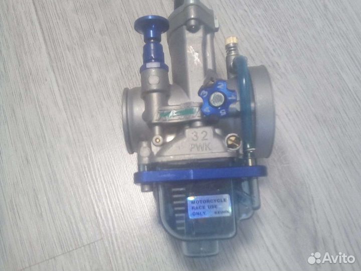 Карбюратор Keihin с ускорителем на мотоцикл