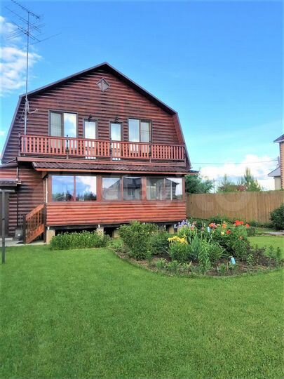 Дом 200,9 м² на участке 8,5 сот.