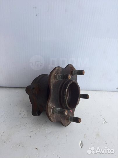 Ступица задняя левая правая на Infiniti Fx35 Fx45