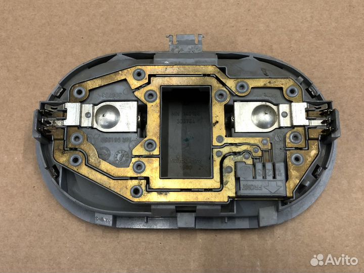 Плафон освещения салона Мицубиси Кольт