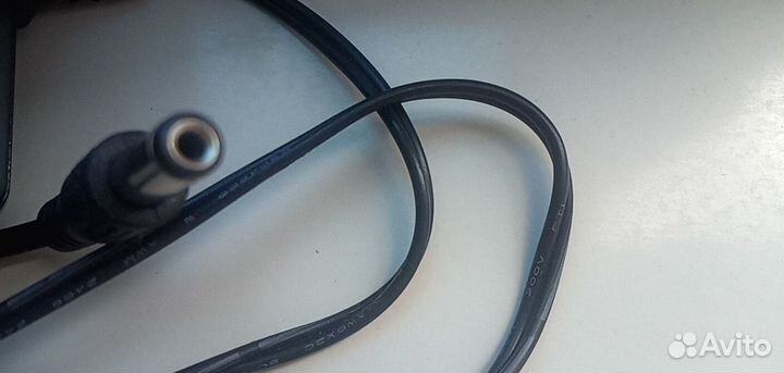 Универсальный адаптер WJG 230V50H AC,DC 18V 350ma