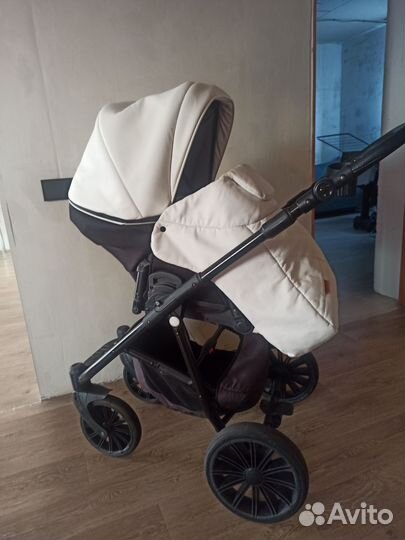 Белая коляска DeLorean 3 в 1 экокожа