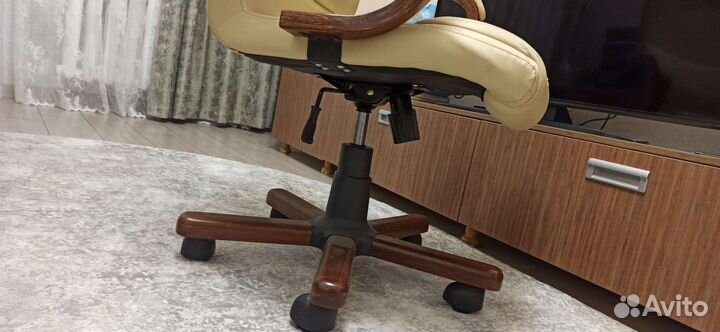 Компьютерное кресло