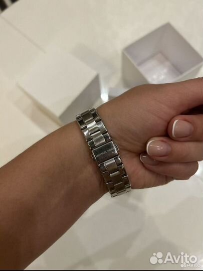 Смарт часы michael kors