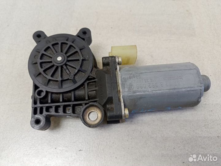 Моторчик заднего левого стеклоподъемника