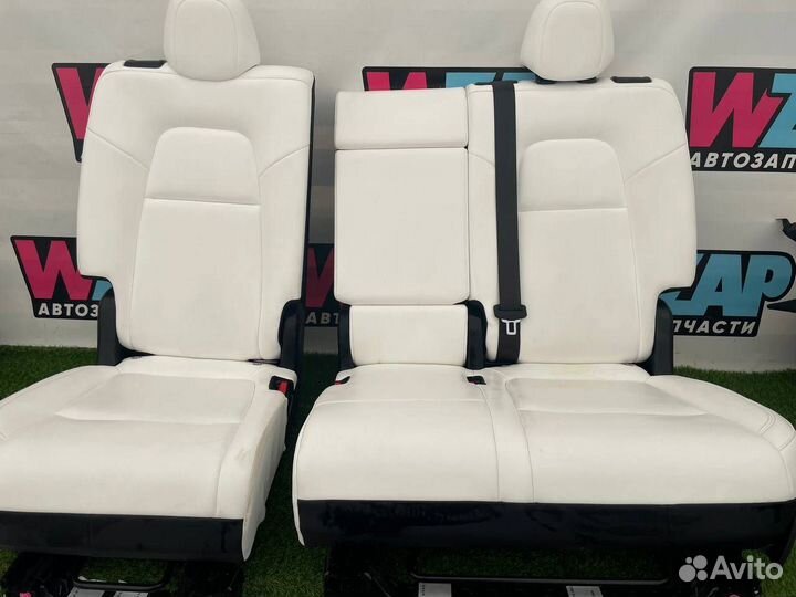 Комплект сидений (салон) Tesla Model Y 2022