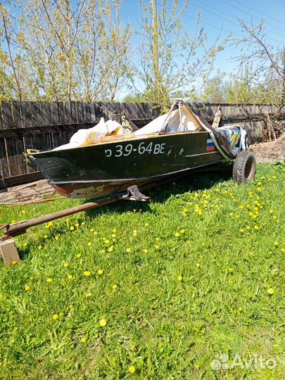 Продам лодку прогрес 2м