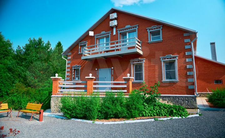 Дом 183,3 м² на участке 1,2 га