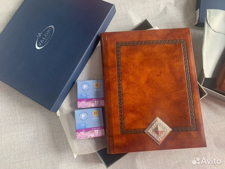Фотоальбом нат кожа/серебро в коробке, новый 2 шт
