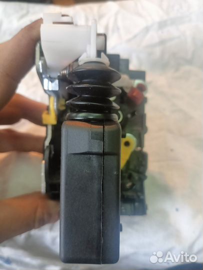 Замок водительской двери Рено Логан