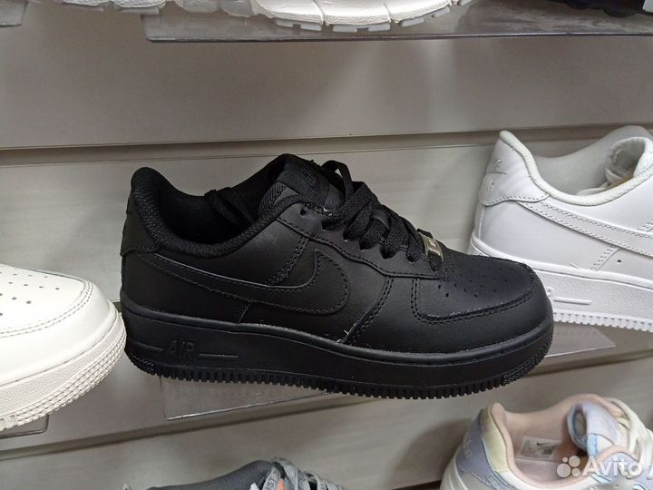 Кроссовки женские Nike Air Force 1