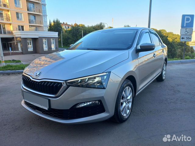 Skoda Rapid 1.6 AT, 2020, 76 400 км с пробегом, цена 1850000 руб.