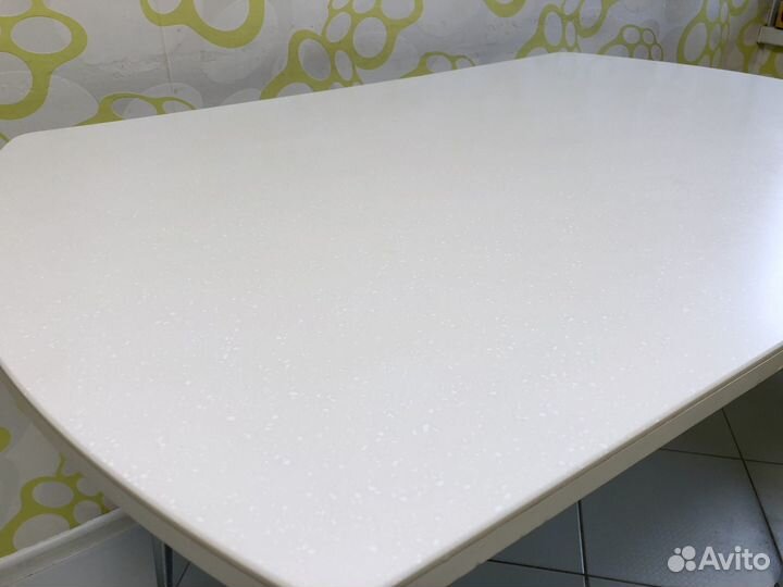 Стол обеденный из искусственного камня